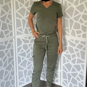 BUNDLE: 4 pairs of scrubs